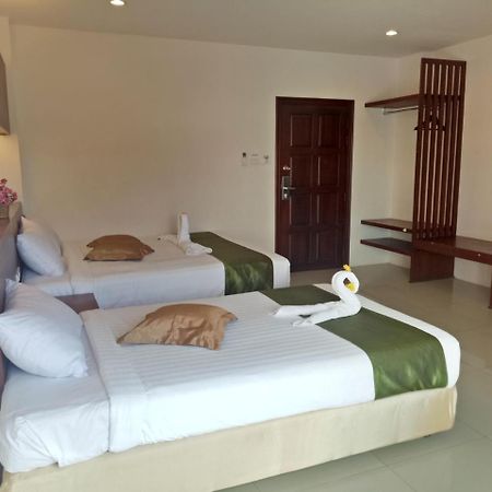 7 Sky Residency Hotell Patong Exteriör bild