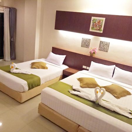 7 Sky Residency Hotell Patong Exteriör bild