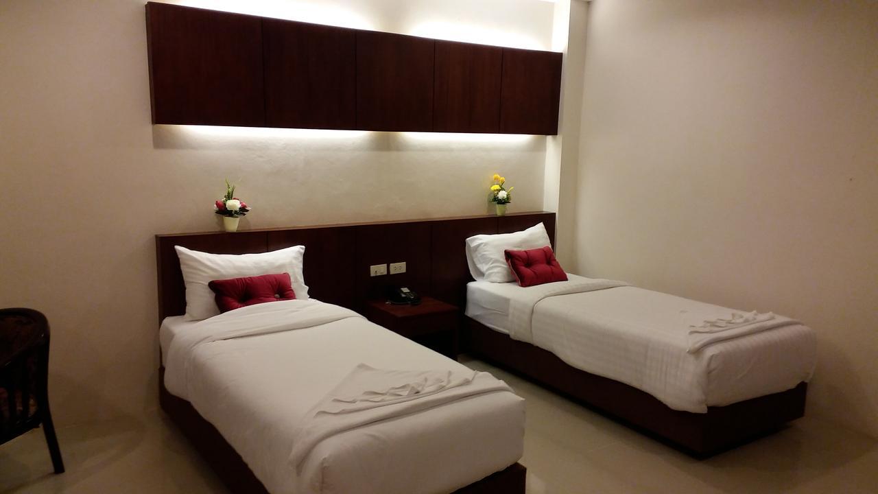 7 Sky Residency Hotell Patong Exteriör bild