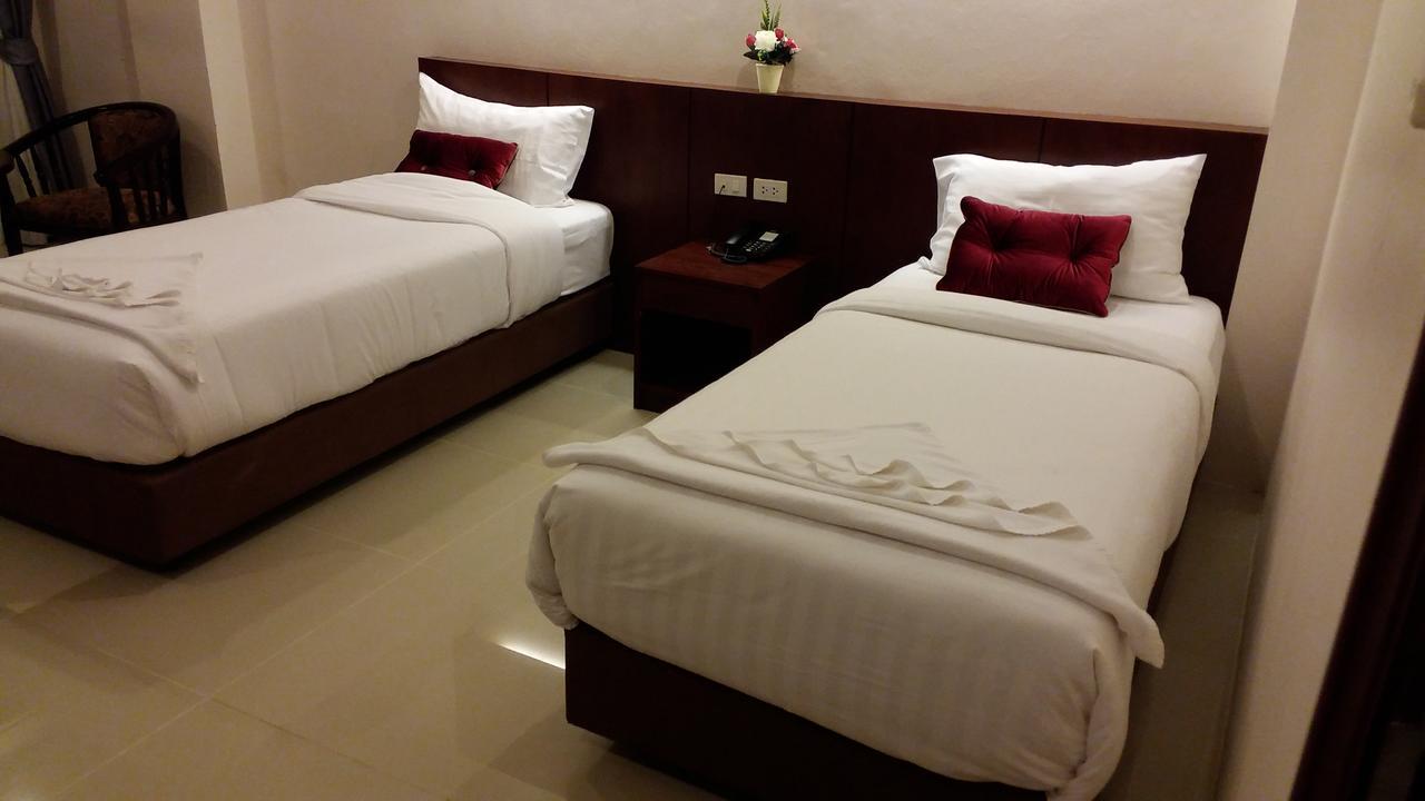 7 Sky Residency Hotell Patong Exteriör bild