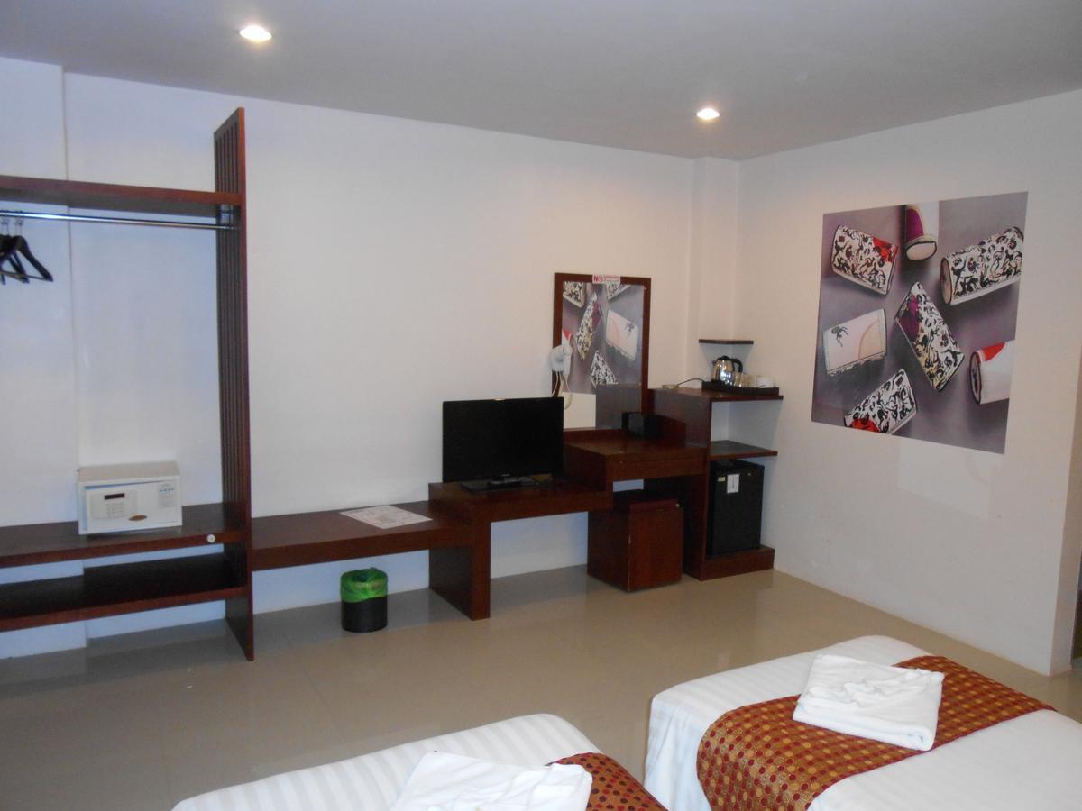 7 Sky Residency Hotell Patong Exteriör bild