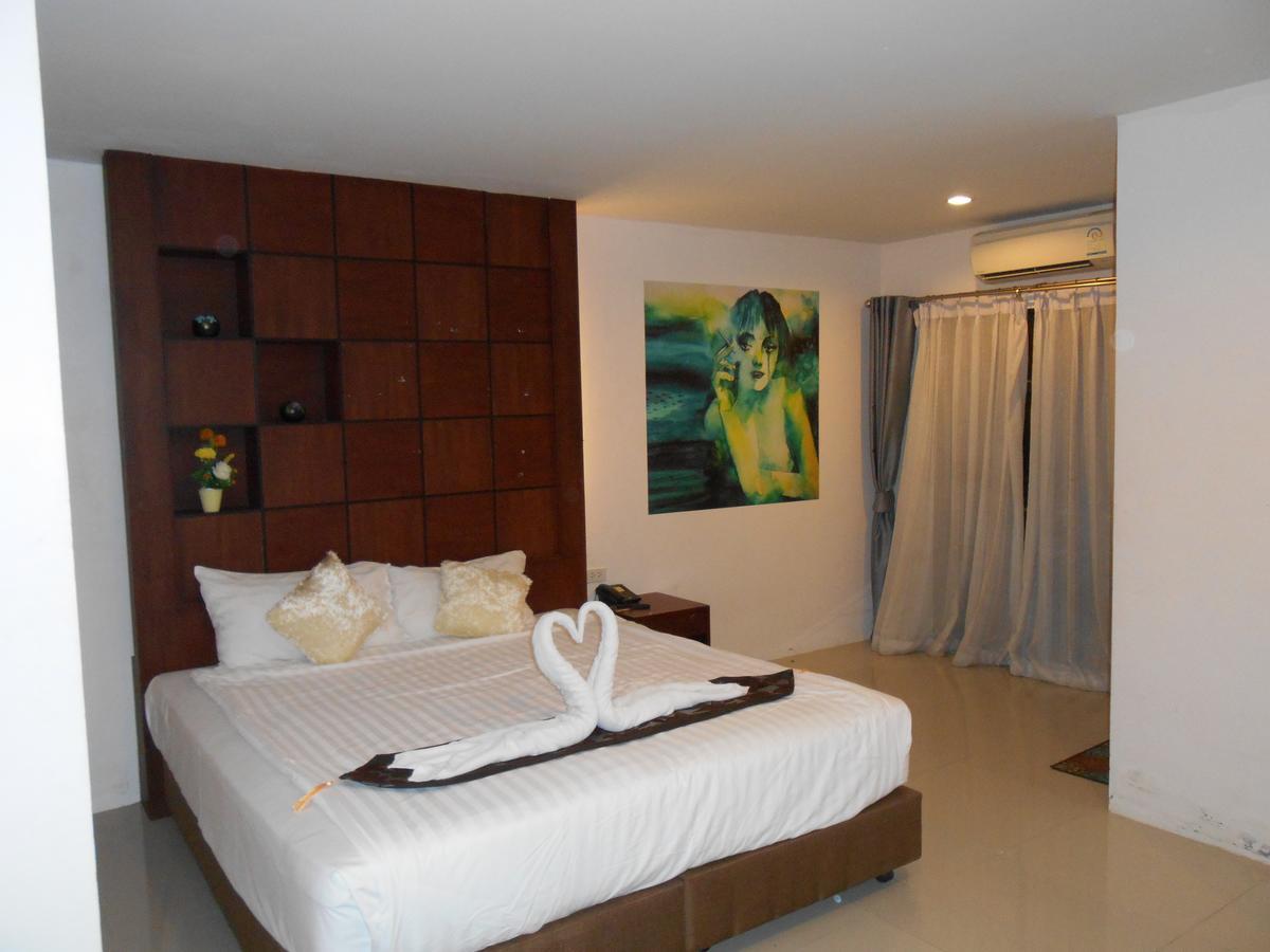 7 Sky Residency Hotell Patong Exteriör bild