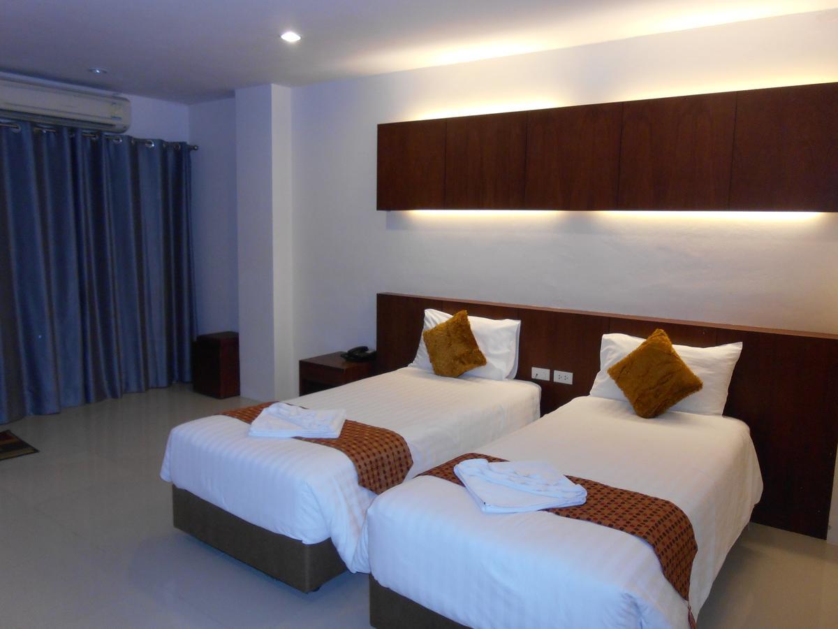7 Sky Residency Hotell Patong Exteriör bild