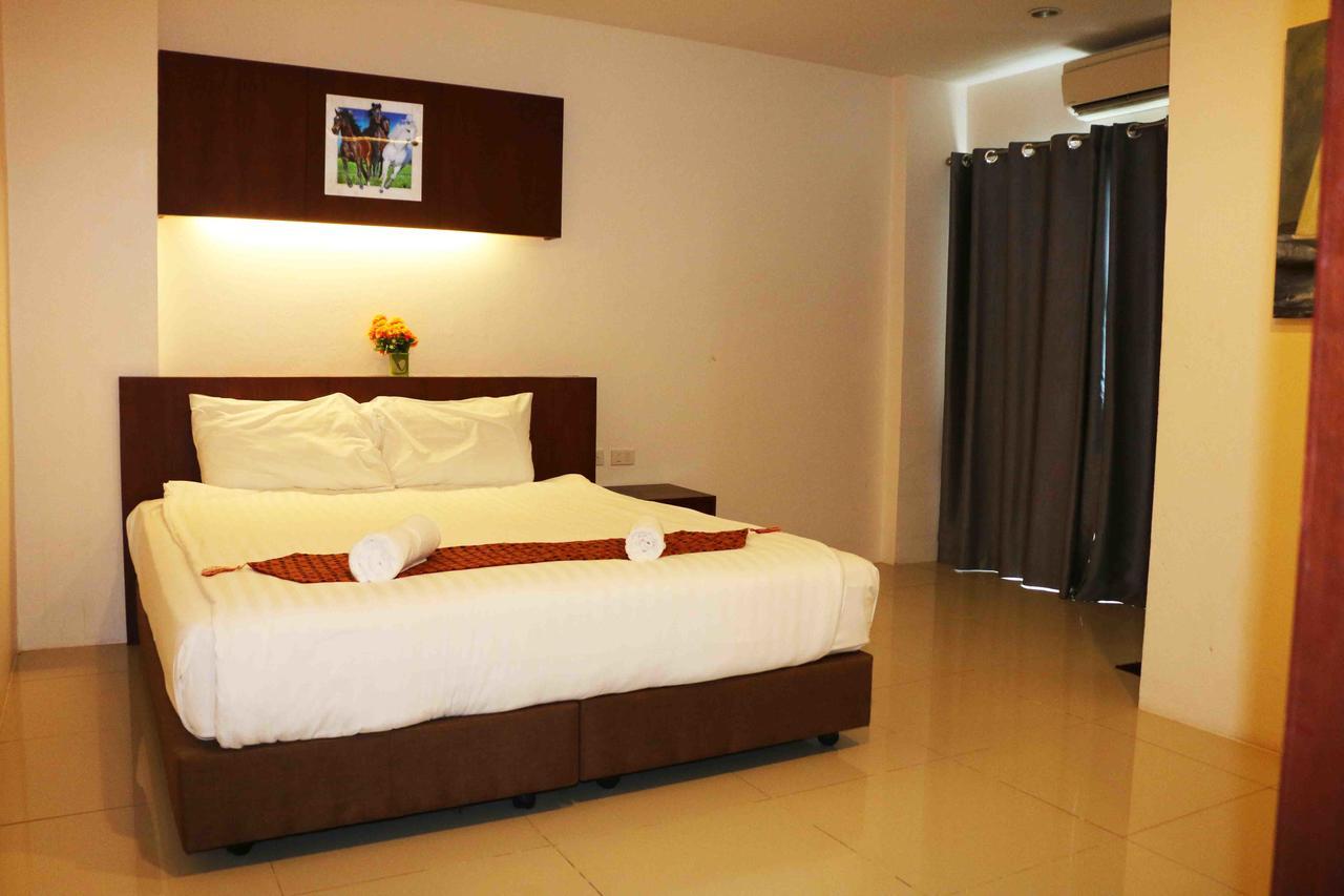 7 Sky Residency Hotell Patong Exteriör bild