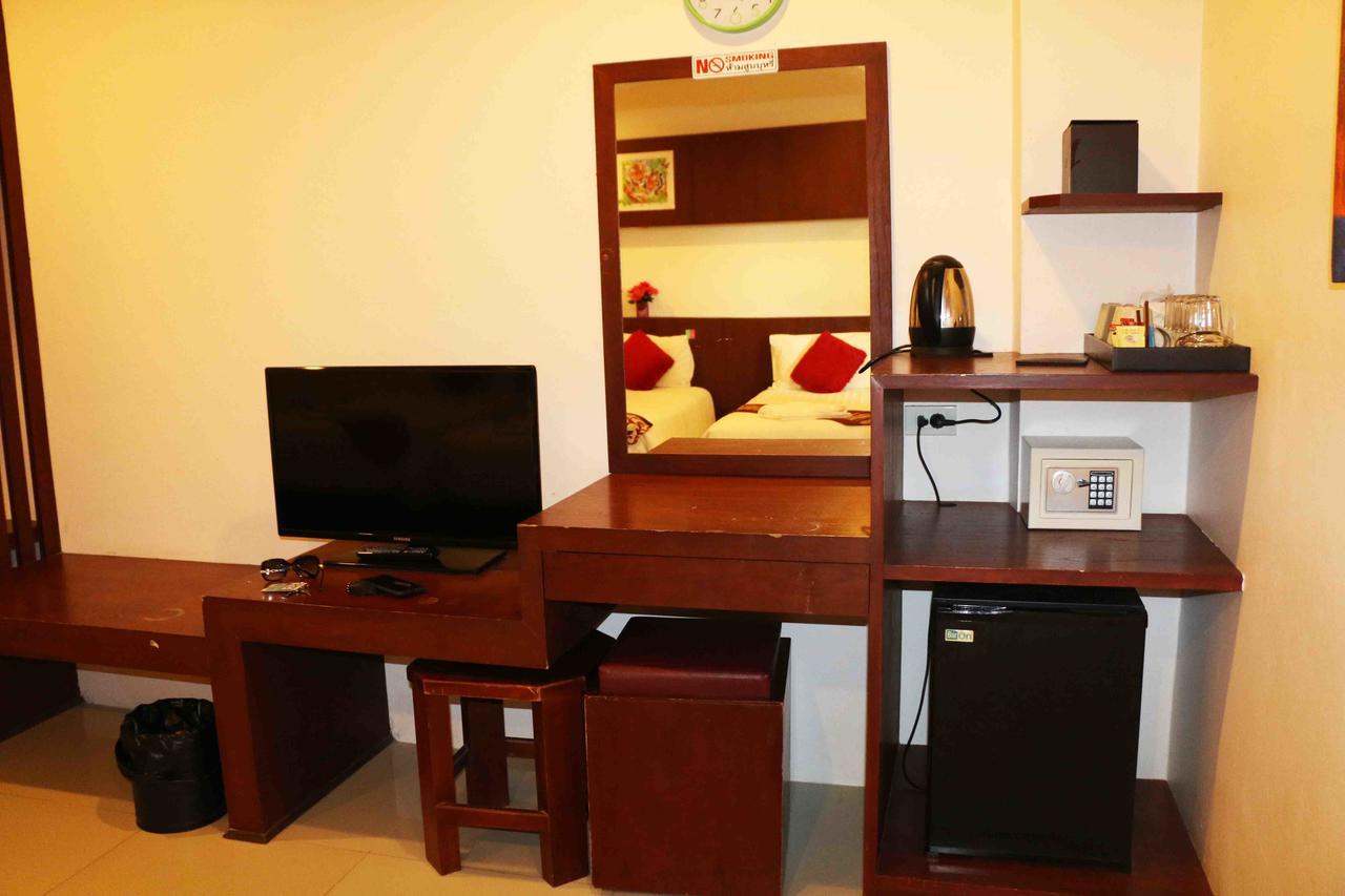 7 Sky Residency Hotell Patong Exteriör bild