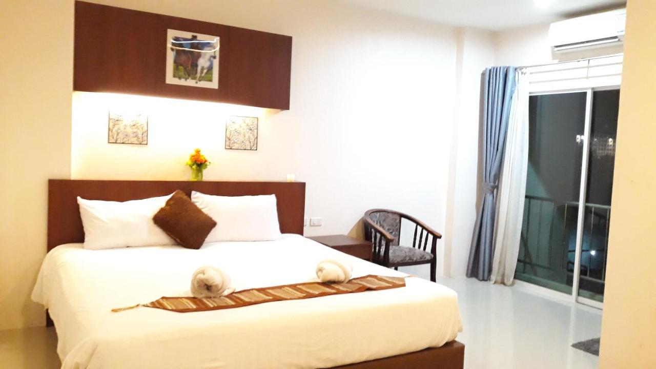 7 Sky Residency Hotell Patong Exteriör bild