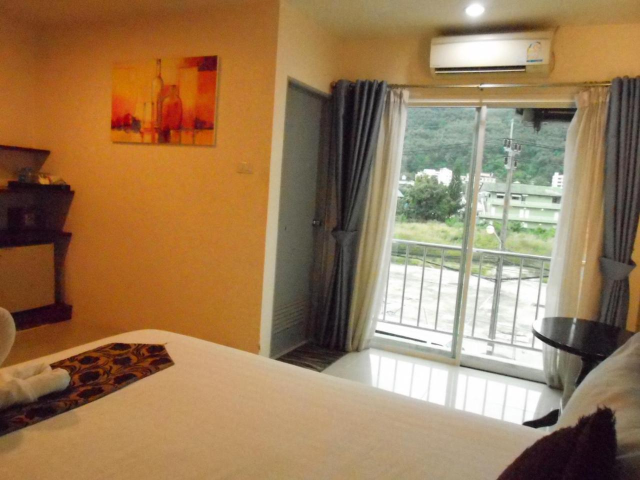 7 Sky Residency Hotell Patong Exteriör bild
