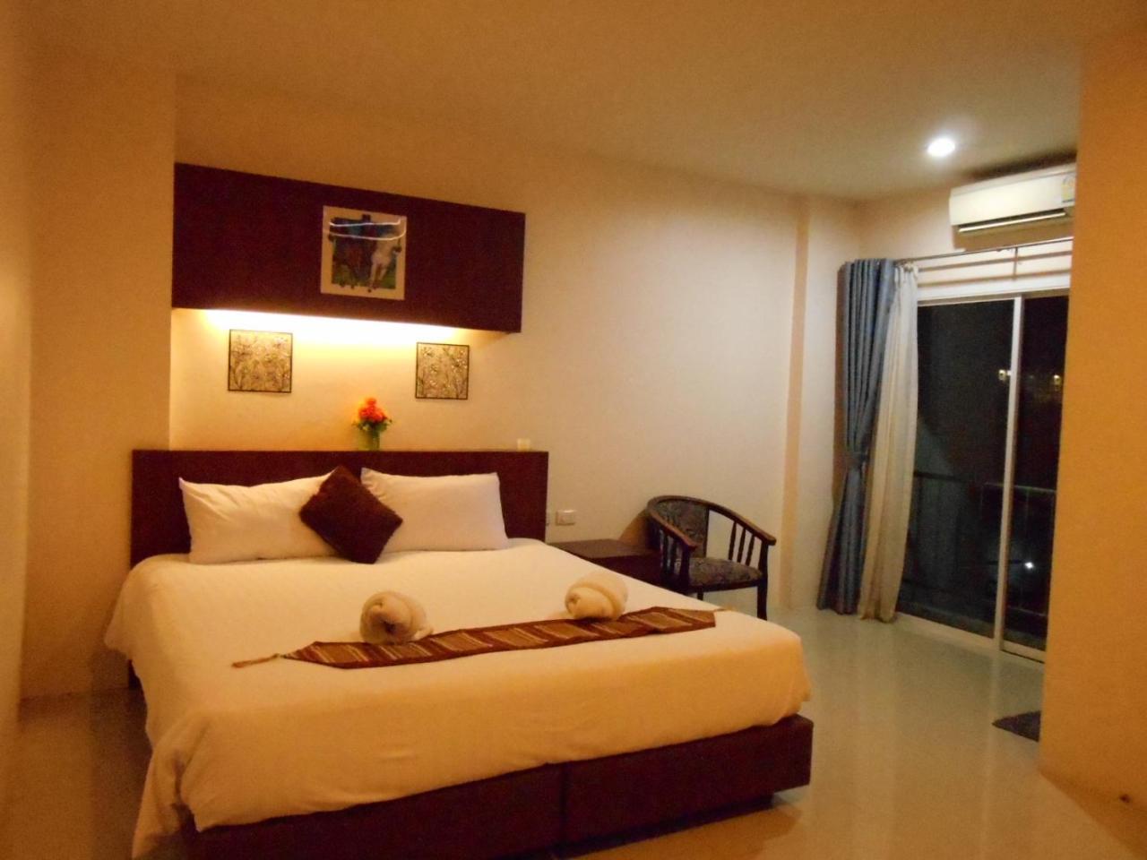 7 Sky Residency Hotell Patong Exteriör bild