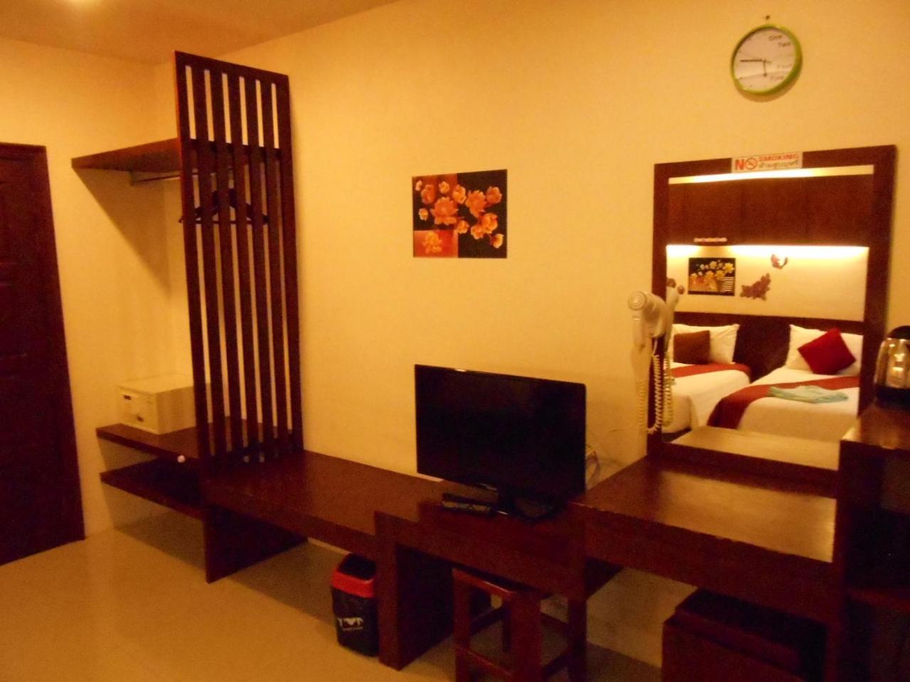 7 Sky Residency Hotell Patong Exteriör bild