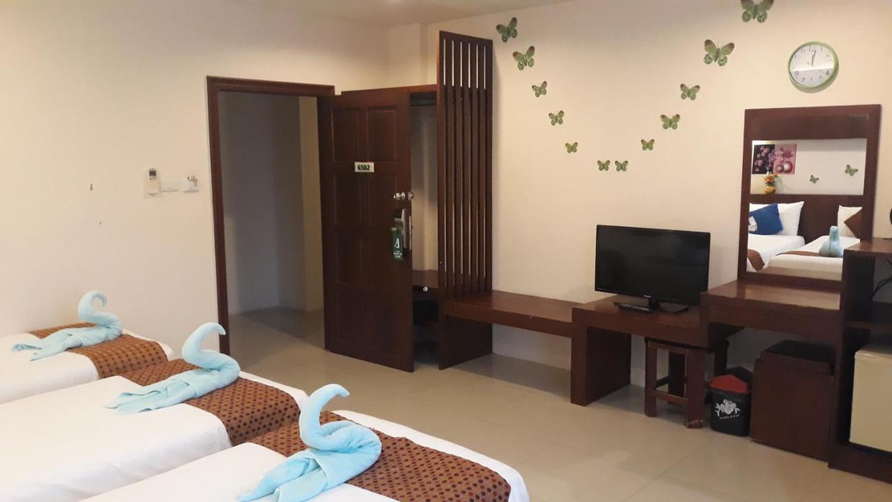 7 Sky Residency Hotell Patong Exteriör bild