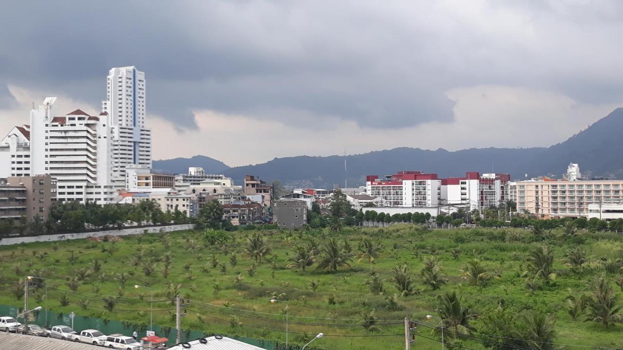 7 Sky Residency Hotell Patong Exteriör bild