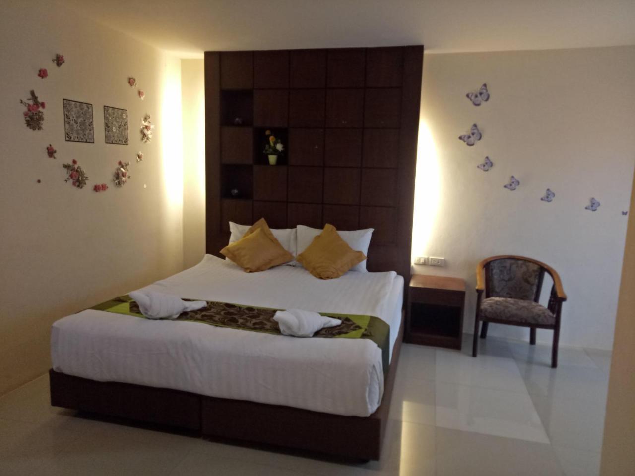 7 Sky Residency Hotell Patong Exteriör bild