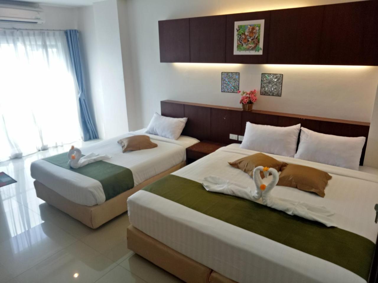 7 Sky Residency Hotell Patong Exteriör bild