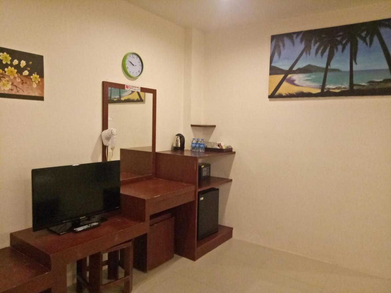 7 Sky Residency Hotell Patong Exteriör bild
